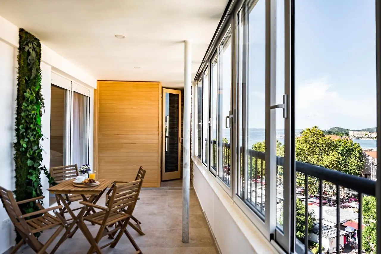Penthouse With View In City Center Split