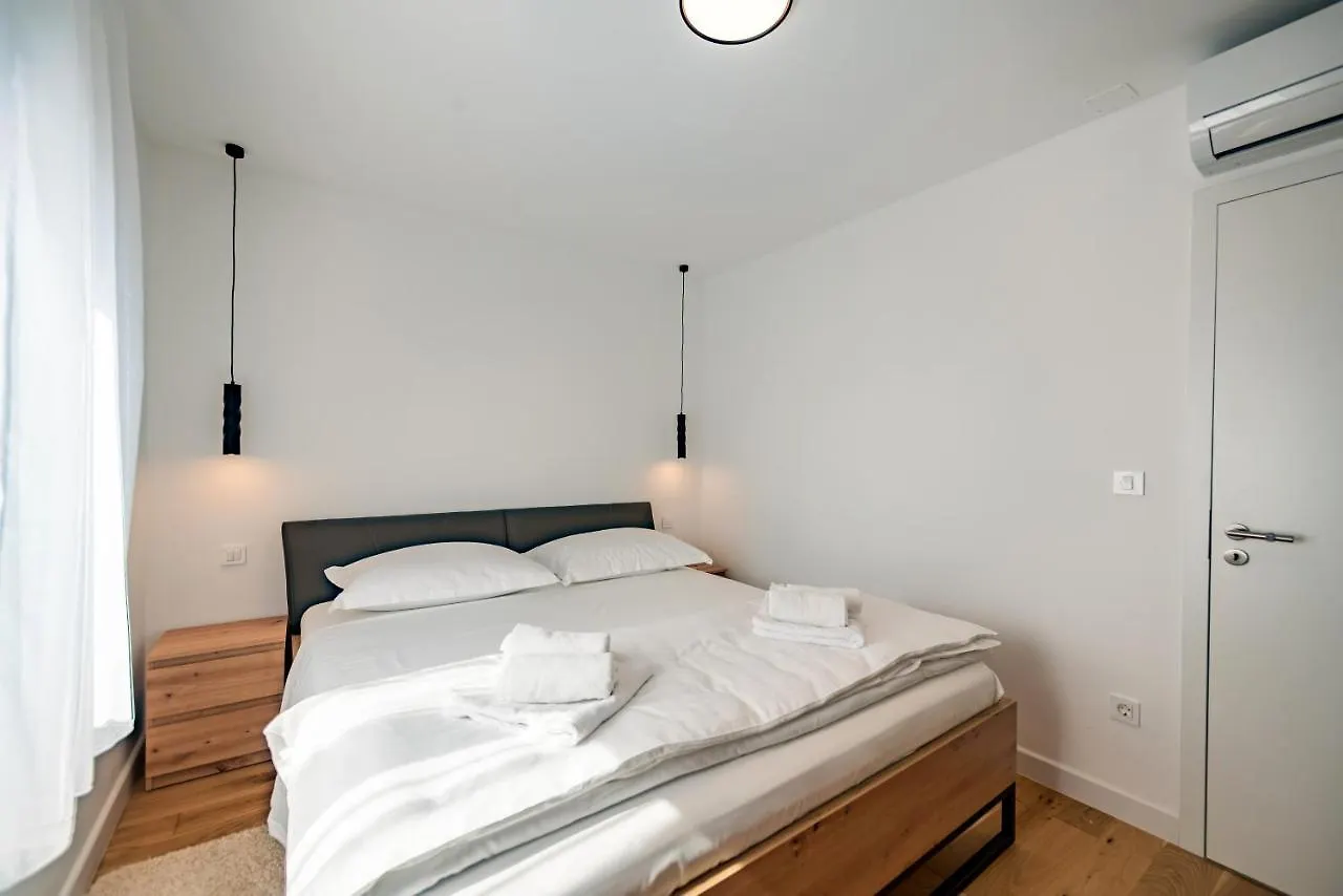 Penthouse With View In City Center Split