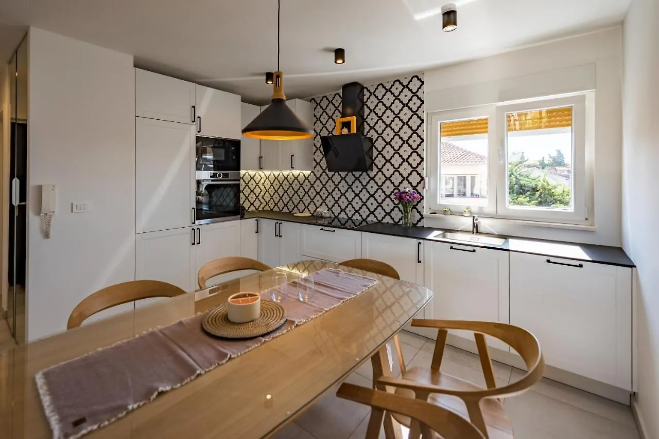 Penthouse With View In City Center Split