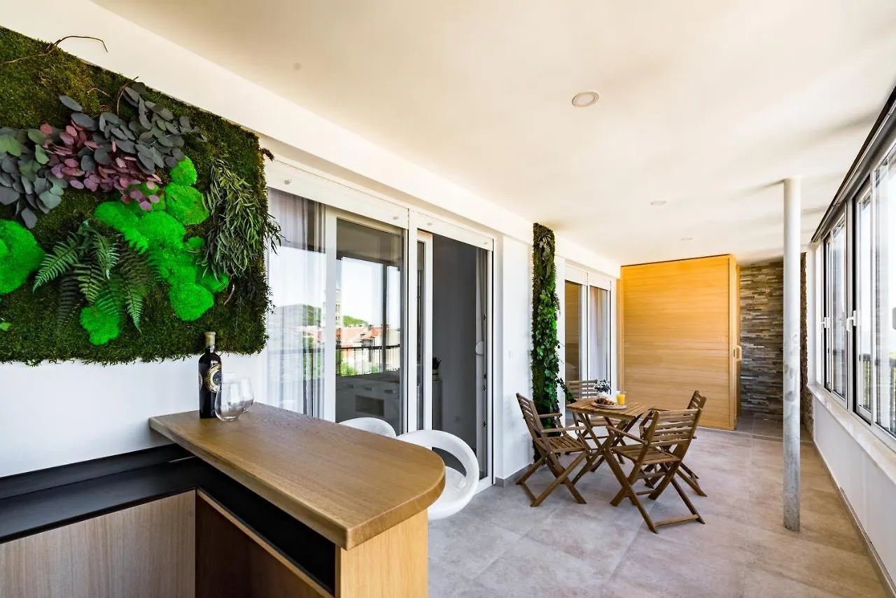 Apartman Penthouse With View In City Center Split