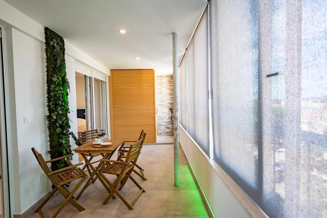Penthouse With View In City Center Split 0*,