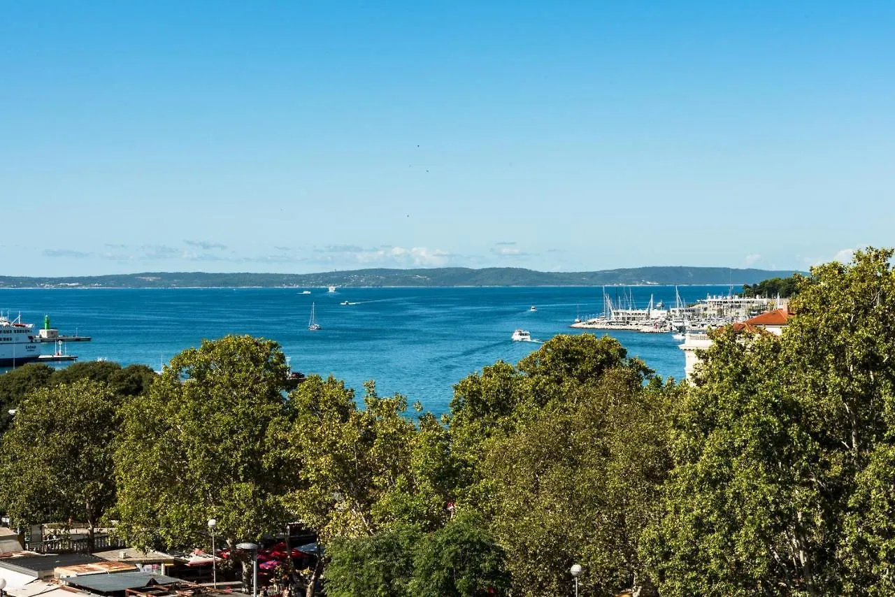 Penthouse With View In City Center Split