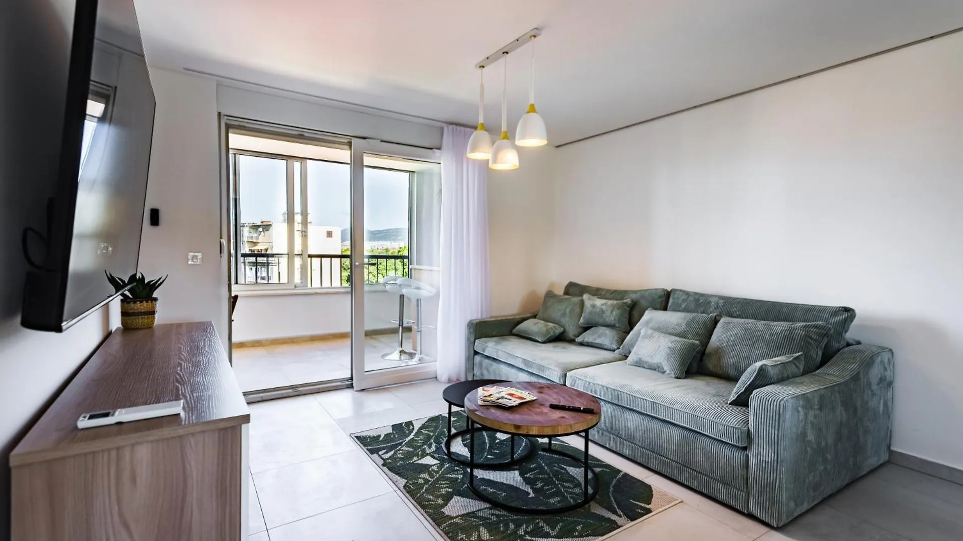 Penthouse With View In City Center Split 0*,